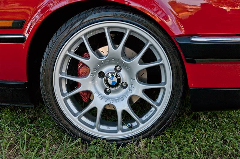 1991 BMW 336i wheel