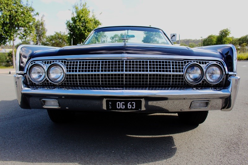 lincoln continental front 3