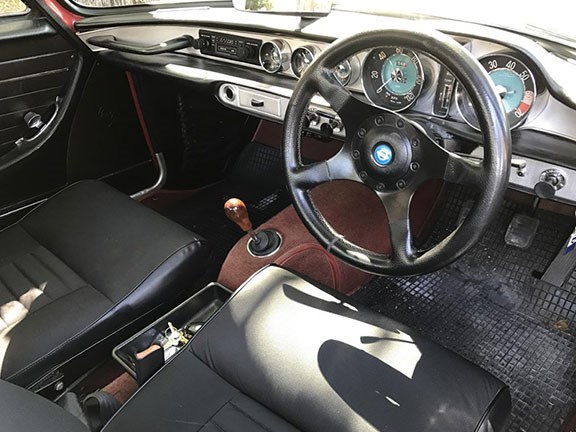 The 1968 Volvo P1800 S interior