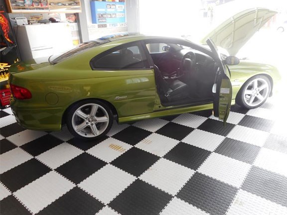 2002 V2 Holden Monaro CV6