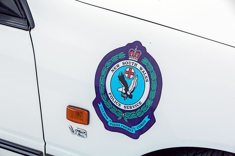 holden commodore police badge