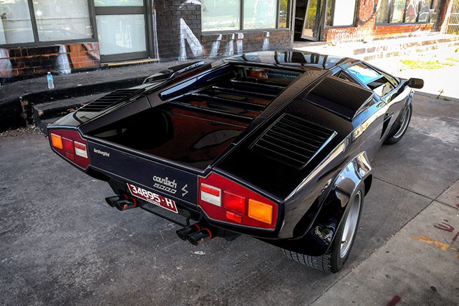 lamborghini countach rear