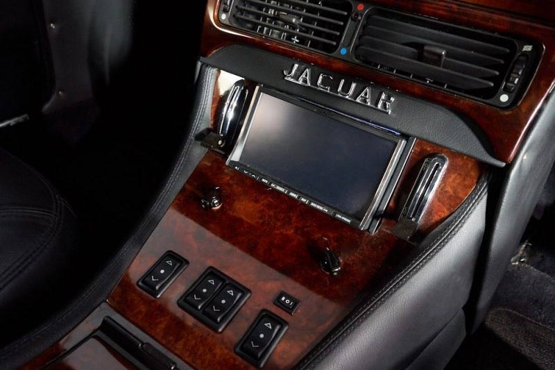 jaguar mk ii console