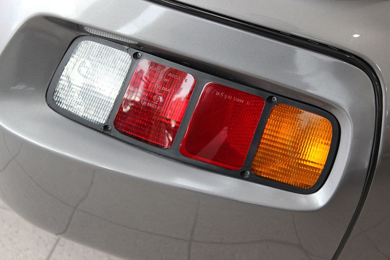 porsche 928 tail light