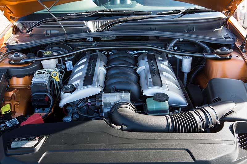 holden monaro cv8 z engine bay 2