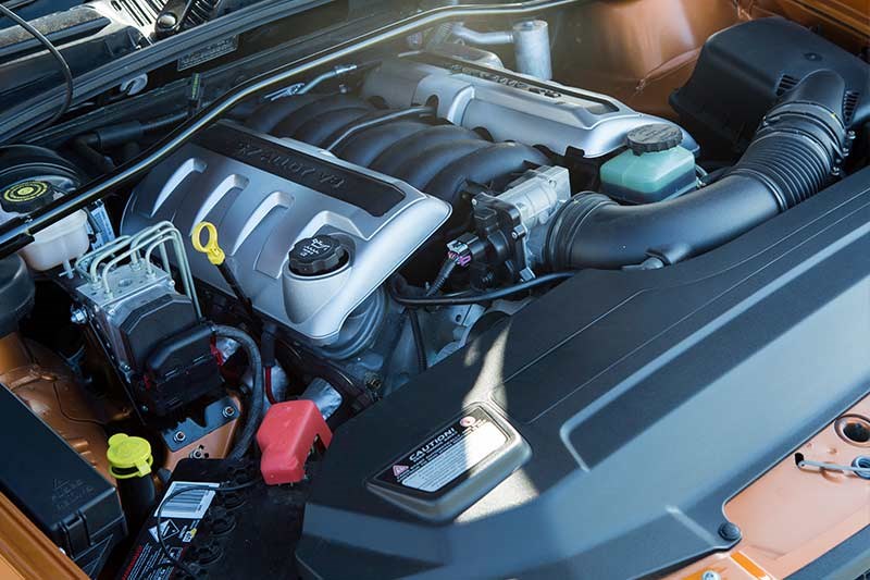 holden monaro cv8 z engine bay