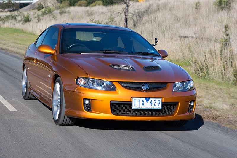 holden monaro cv8 z onroad 3