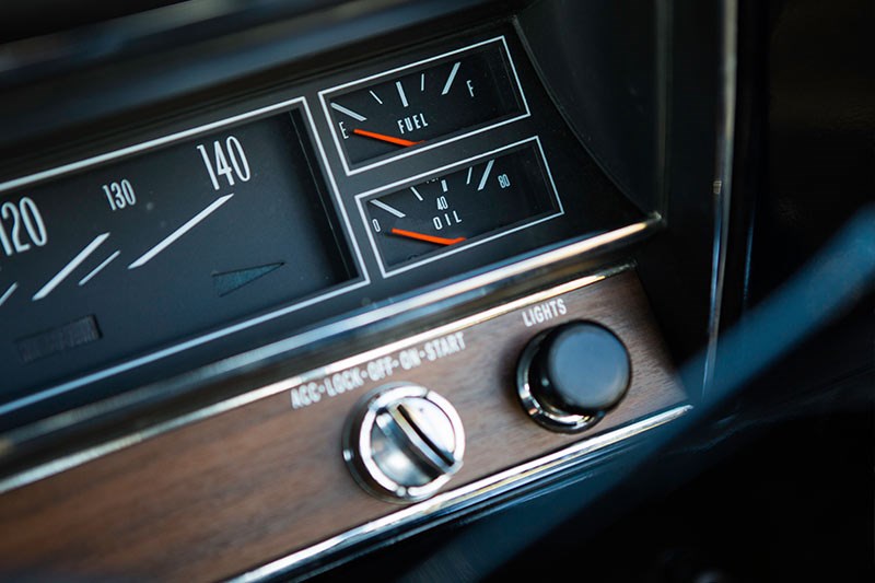 holden monaro gts 327 dash 2