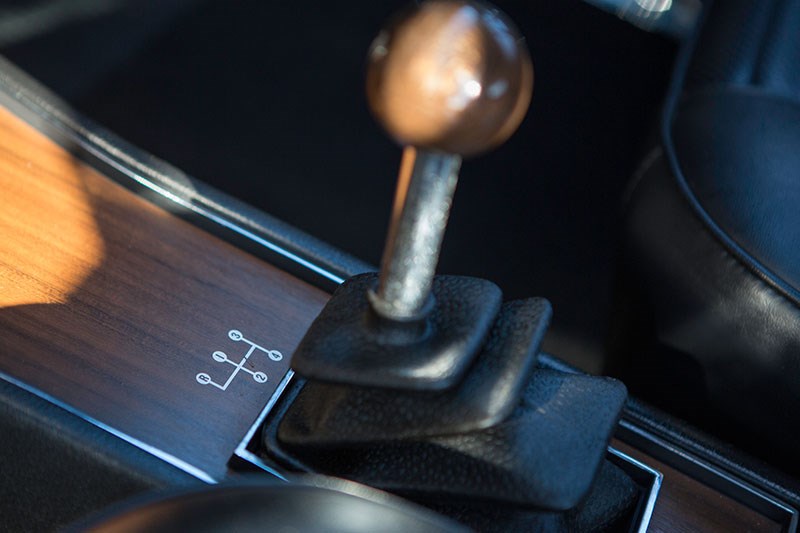 holden monaro gts 327 gearstick