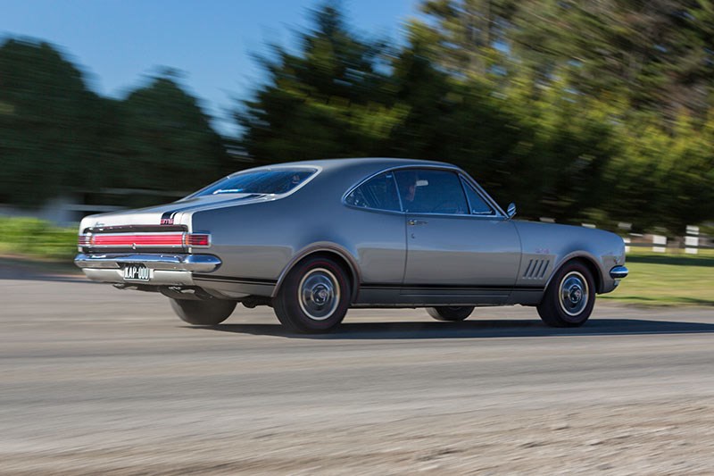 holden monaro gts 327 onroad