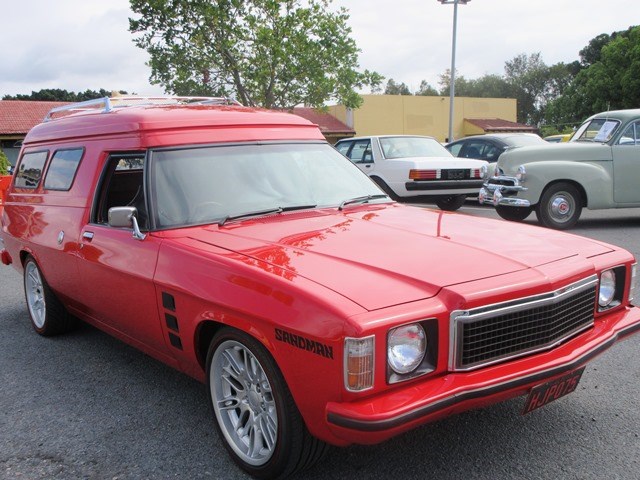 Lloyds Ford v Holden Classic Car auction 