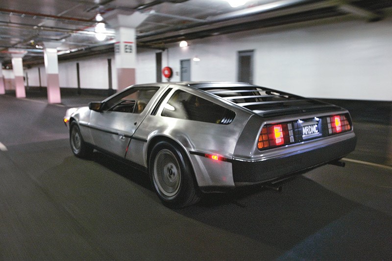 UC 289 Delorean 6401