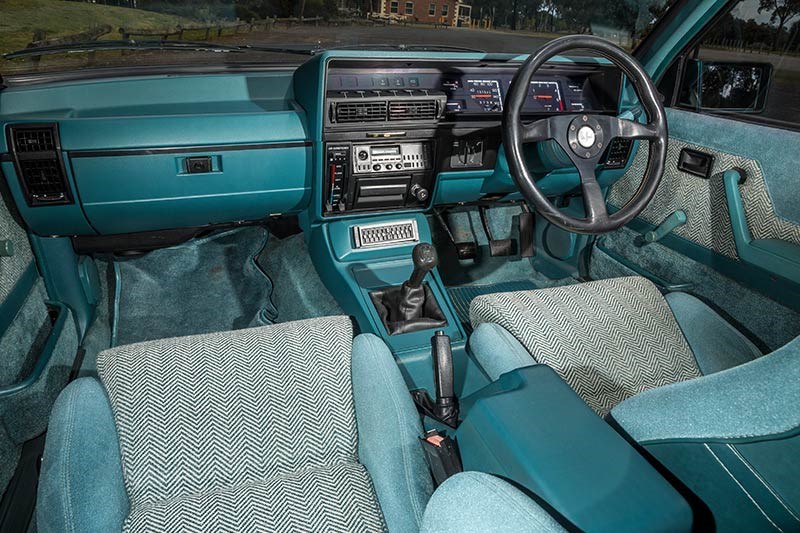 hdt vk commodore interior