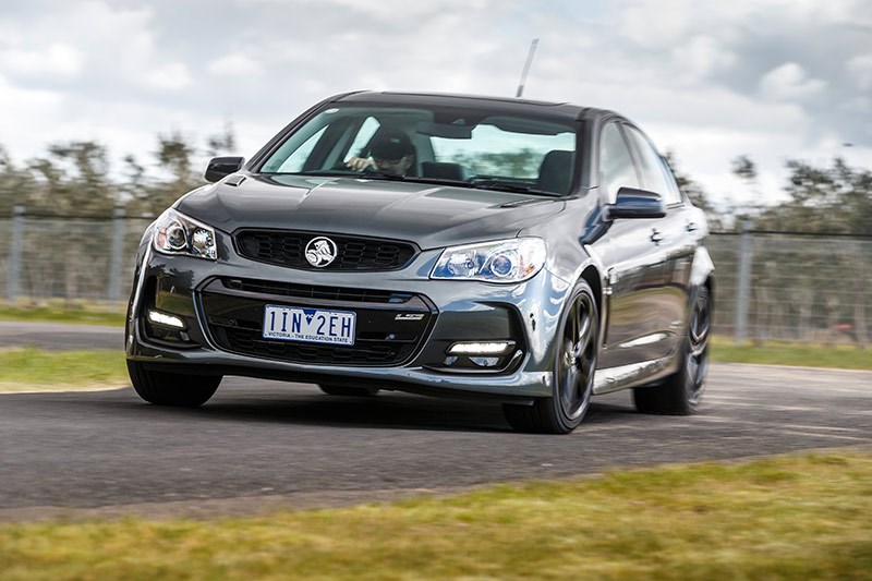 holden vf commodore onroad 4