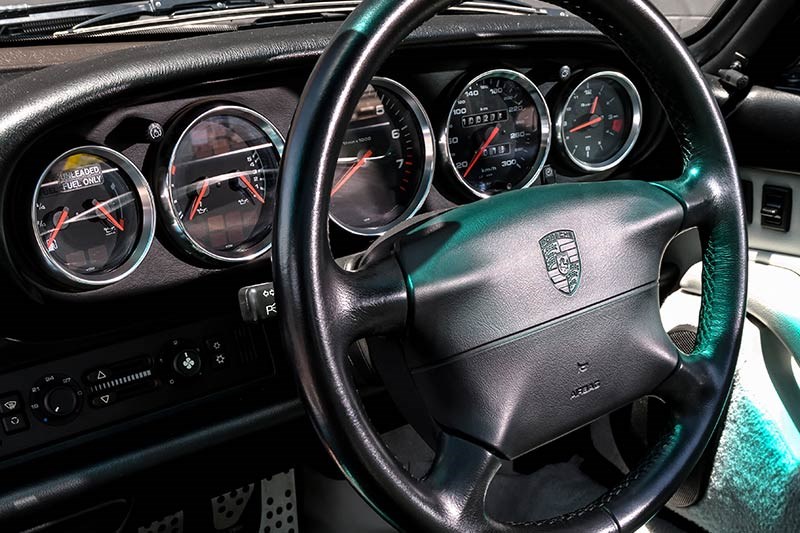 porsche 993 dash