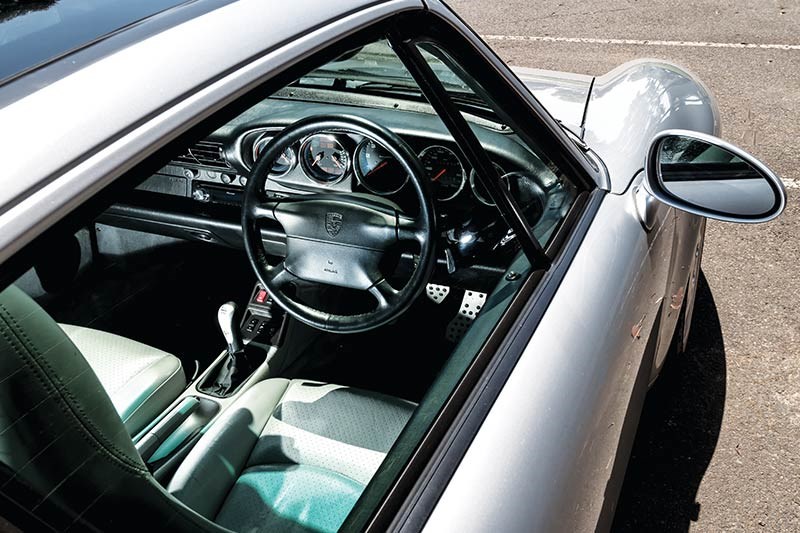 porsche 993 interior