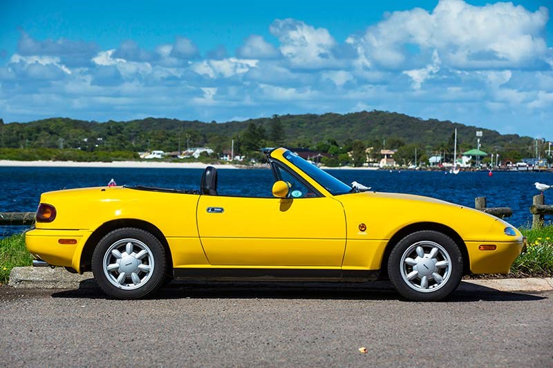 mazda mx5 side