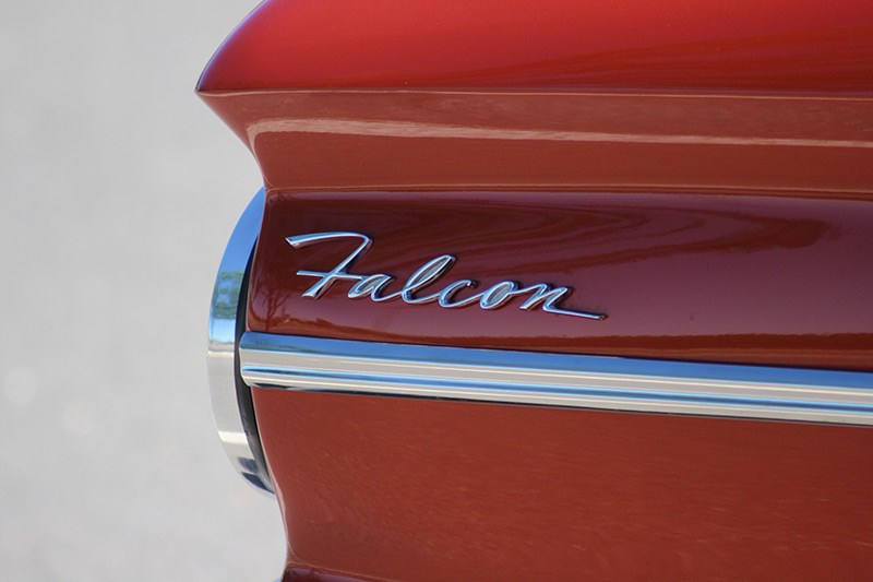 reader resto falcon badge