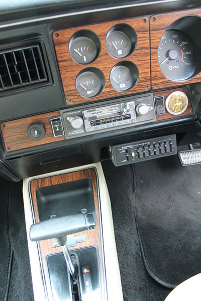 holden hx console