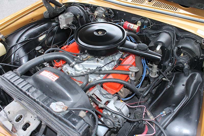 holden hx engine bay