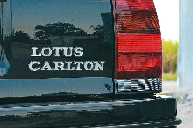 lotus carlton badge