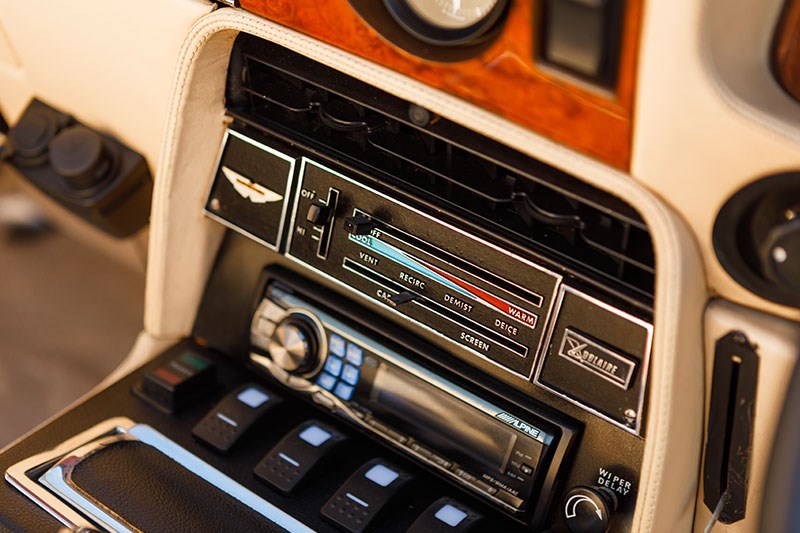 aston martin console