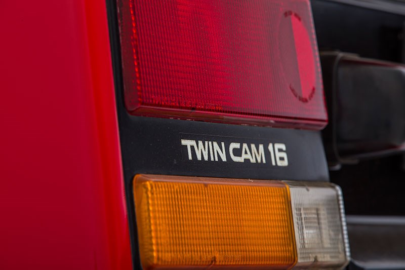 toyota mr2 tail lights