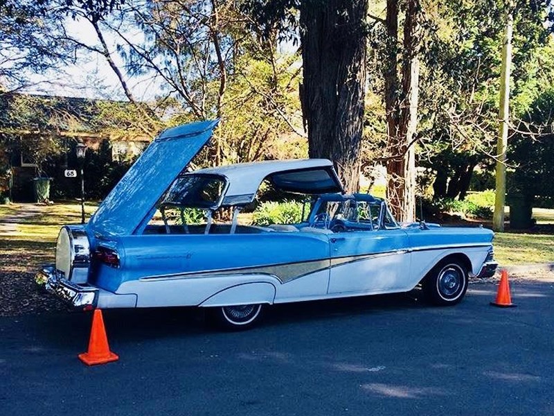 1958 Ford Dairlane 500 Skyliner