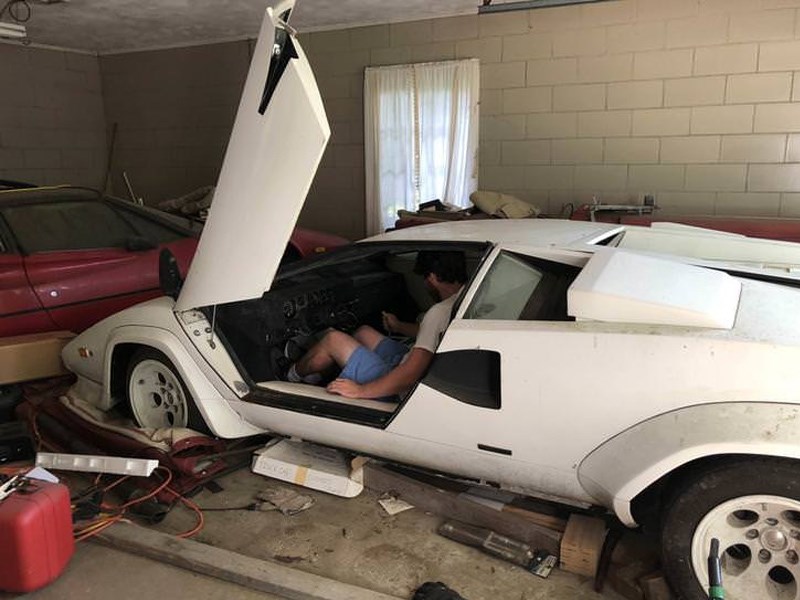 BARN FIND Countach side