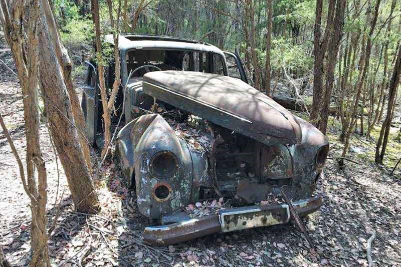 abandoned car