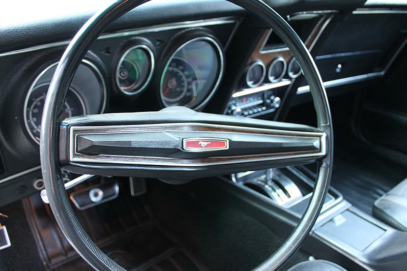 ford mustang mach1 dash 2