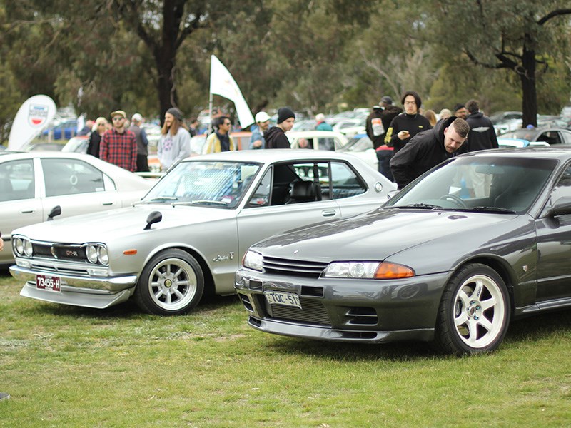 Sakura Picnic Skyline GTRs