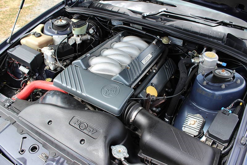 hsv senator engine bay