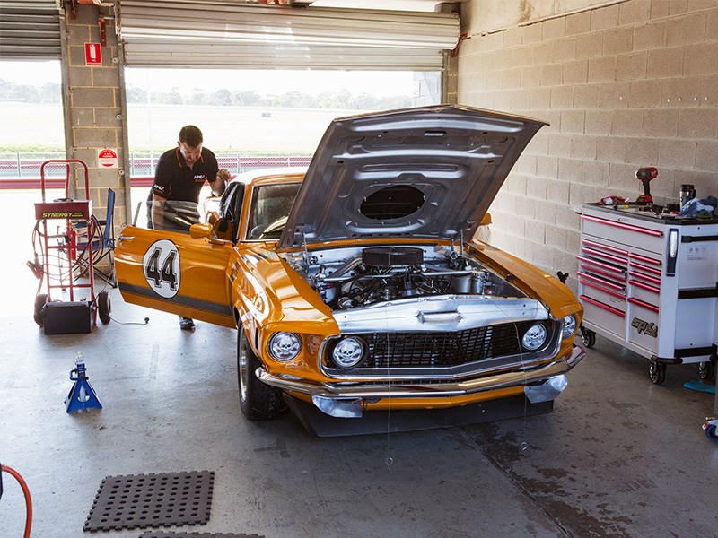 VHRR Sandown Historics Mustang