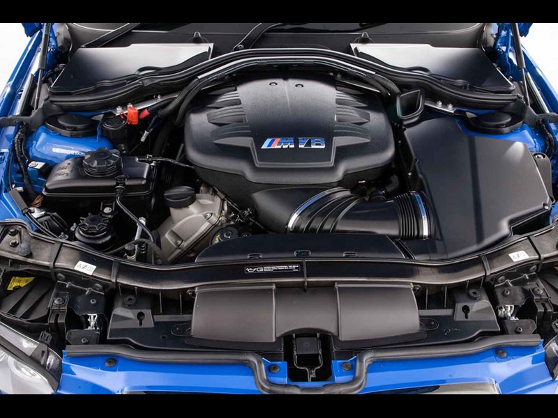 bmw e92 m3 engine bay