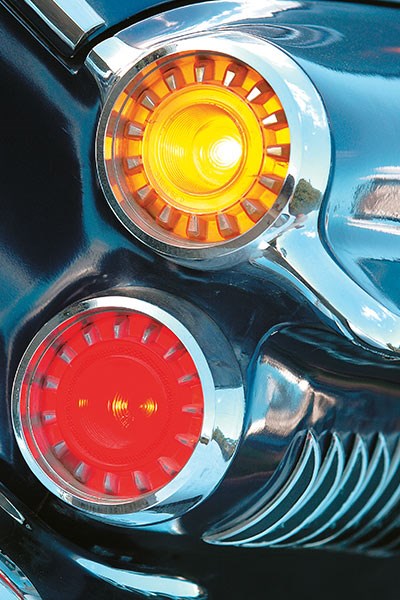 dodge phoenix tail light