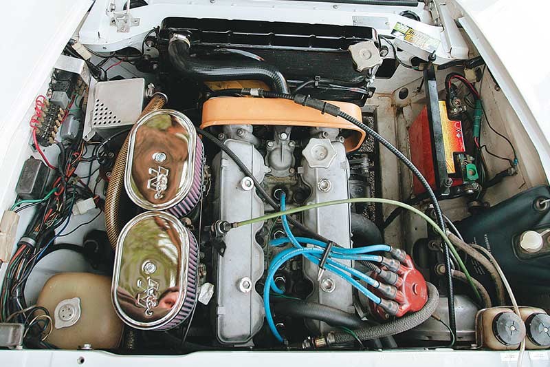 fiat 124 spyder engine bay