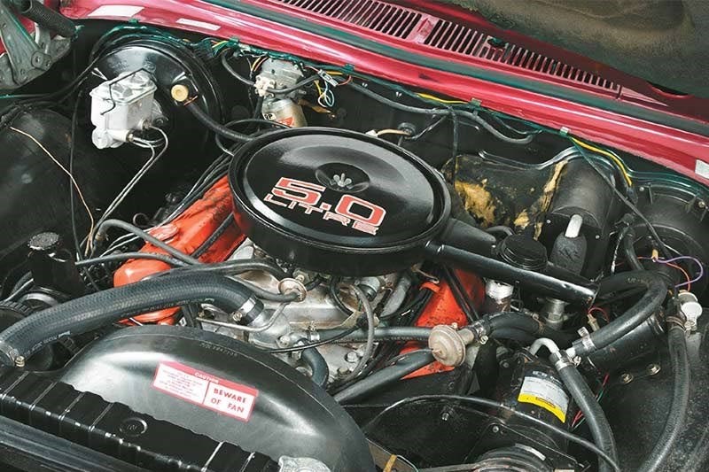 holden hx le engine