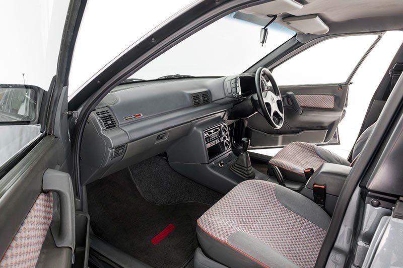 holden vn ss interior 2