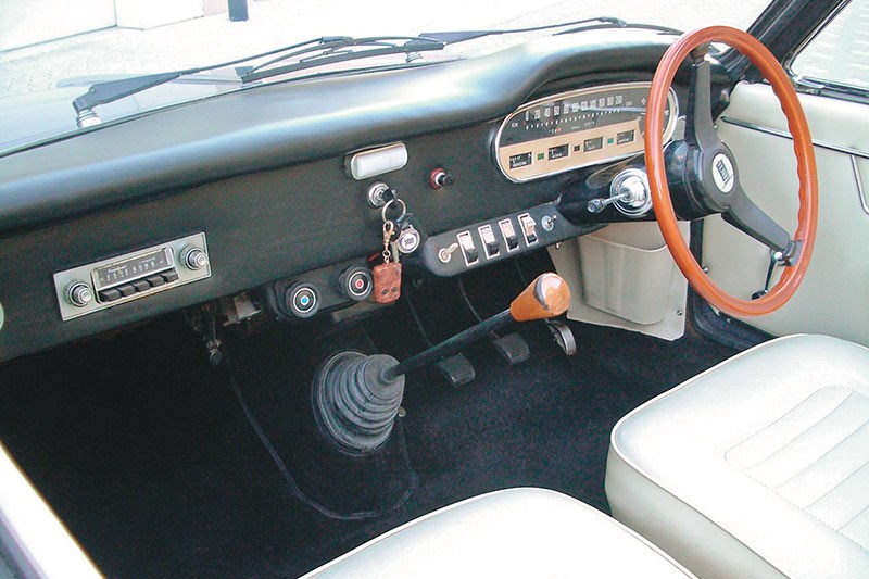 lancia flavia interior