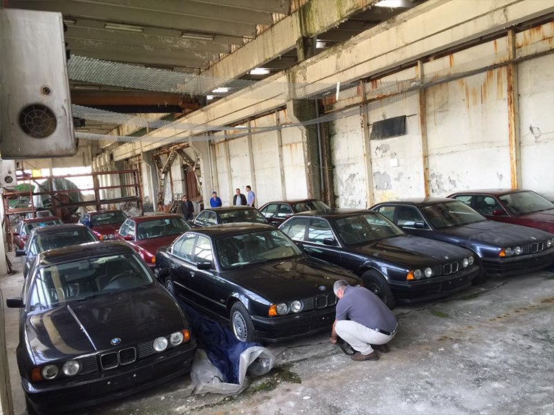 BMW E34 Barn Find group front
