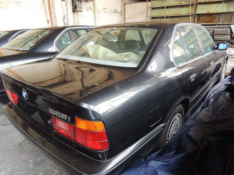 BMW E34 Barn Find single rear