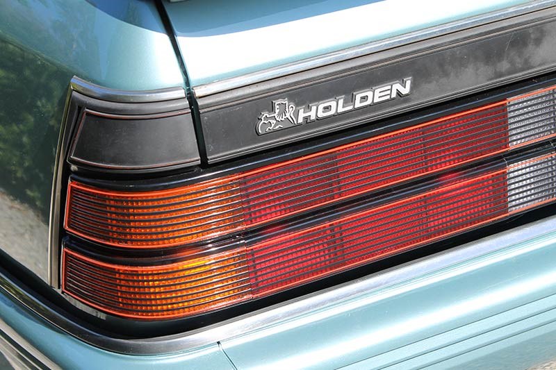 holden vk tail light