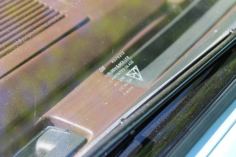 holden vk window