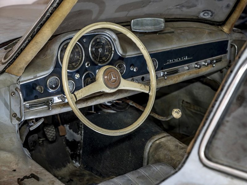 Barn find 300SL chassis 43 interior