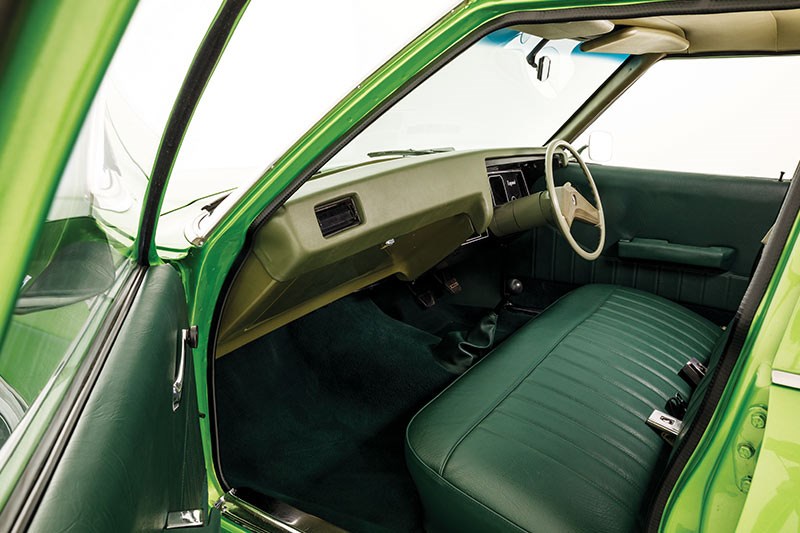 holden hq interior 2