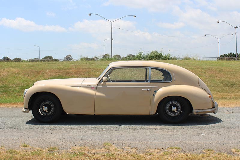 alfa romeo 6c side