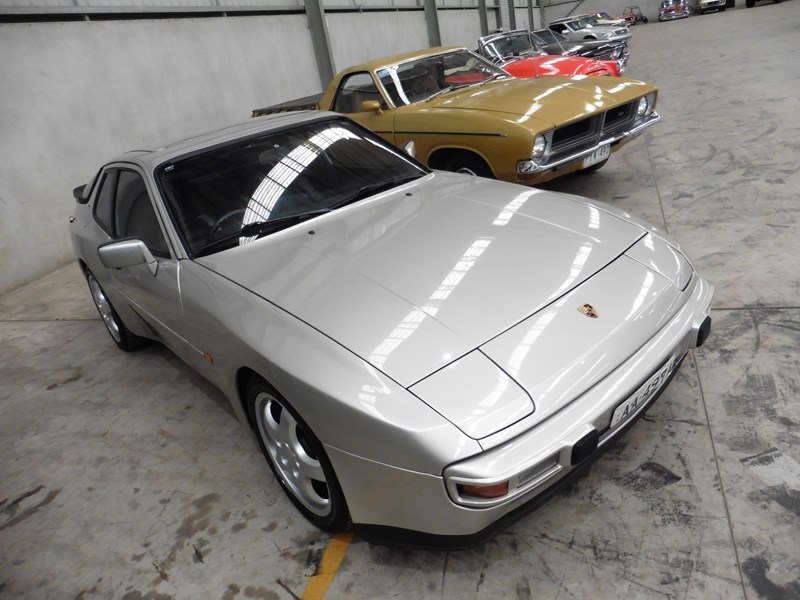 graysPORSCHE 944