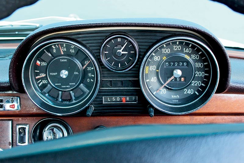 mercedes benz 280s dash