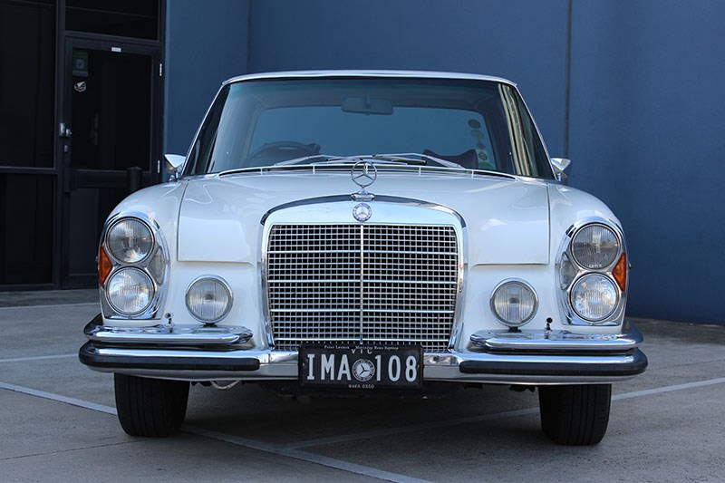 mercedes benz 280s front